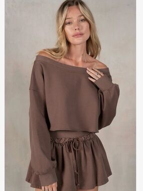 NWT LA BIZ OFF SHOULDER CROPPED SWEATSHIRT, SMALL